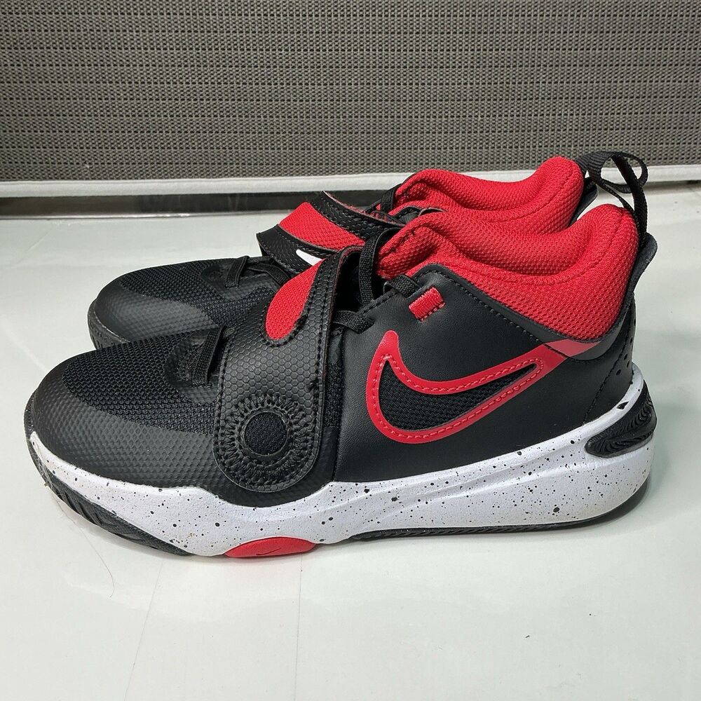 Nike Team Hustle D (GS) Size 1Y Sneaker Black University Red White (VGC)